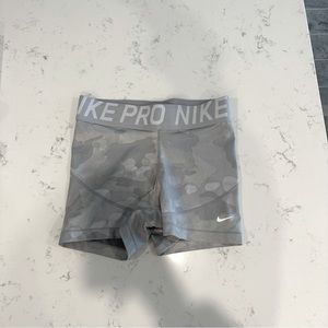 NIKE WOMENS SHORTS SZ M